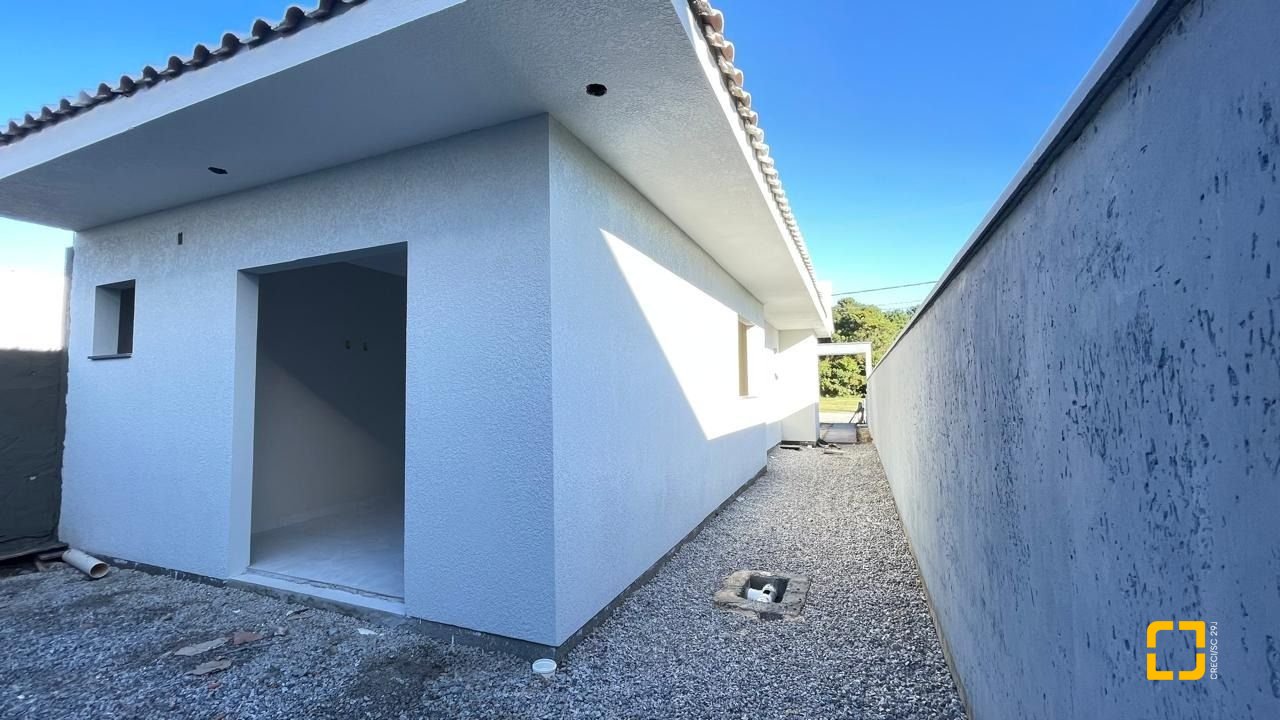 Casa com 190m², 3 quartos (sendo 1 suíte), 2 garagens, no bairro Rio Vermelho em Florianópolis