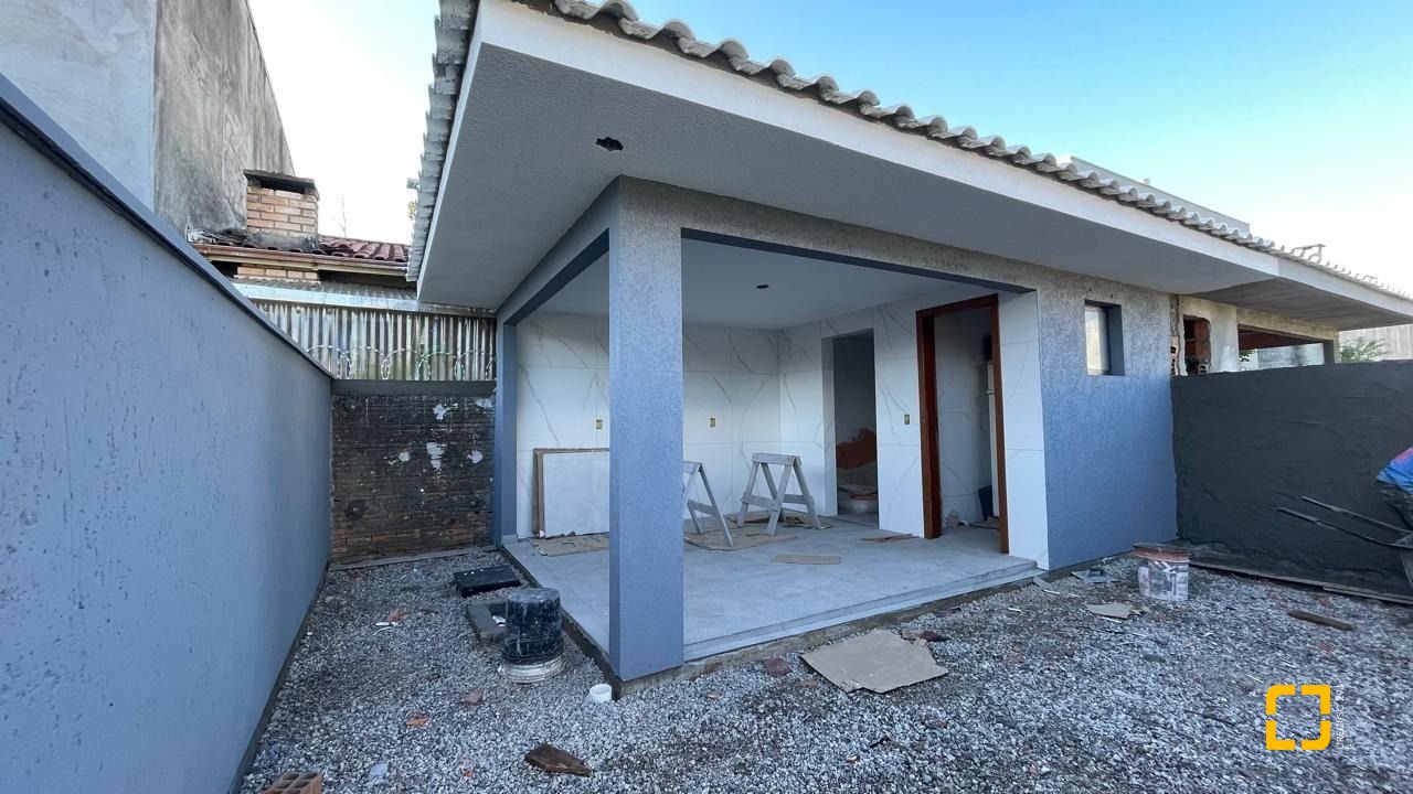 Casa com 190m², 3 quartos (sendo 1 suíte), 2 garagens, no bairro Rio Vermelho em Florianópolis