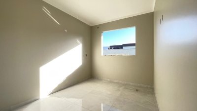 Casa com 190m², 3 quartos (sendo 1 suíte), 2 garagens, no bairro Rio Vermelho em Florianópolis