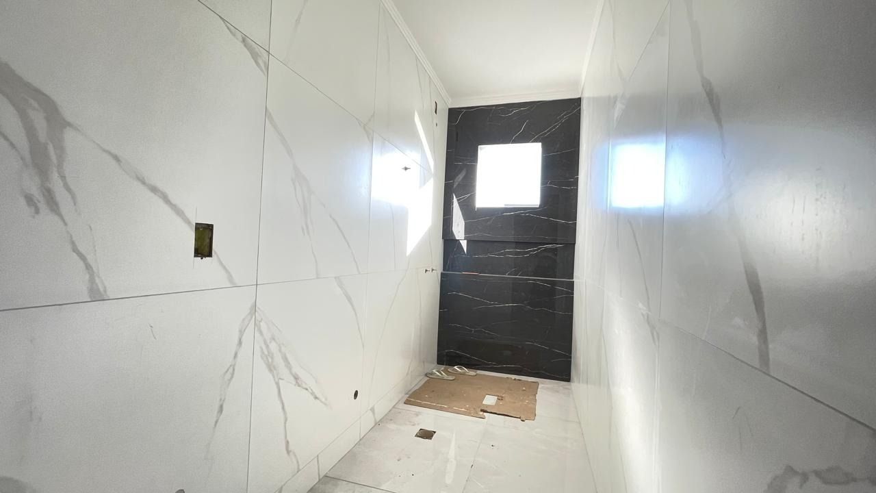 Casa com 190m², 3 quartos (sendo 1 suíte), 2 garagens, no bairro Rio Vermelho em Florianópolis