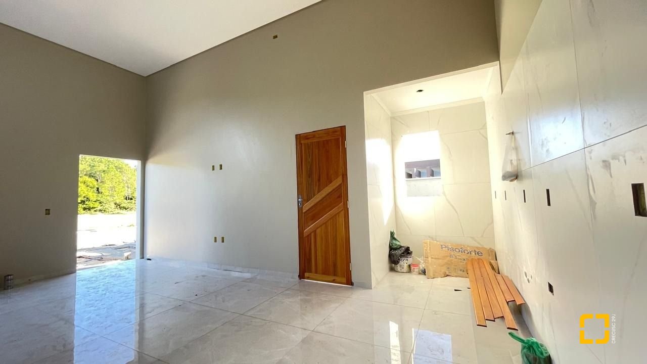 Casa com 190m², 3 quartos (sendo 1 suíte), 2 garagens, no bairro Rio Vermelho em Florianópolis