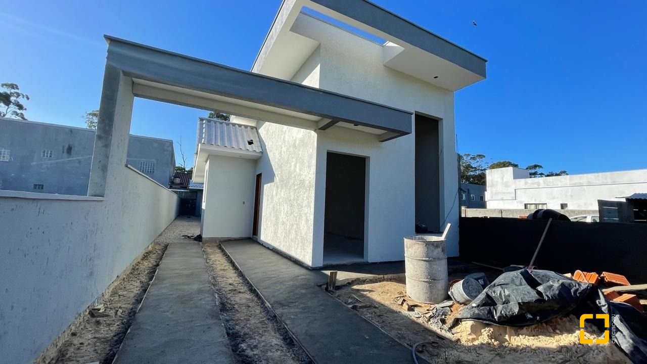 Casa com 190m², 3 quartos (sendo 1 suíte), 2 garagens, no bairro Rio Vermelho em Florianópolis