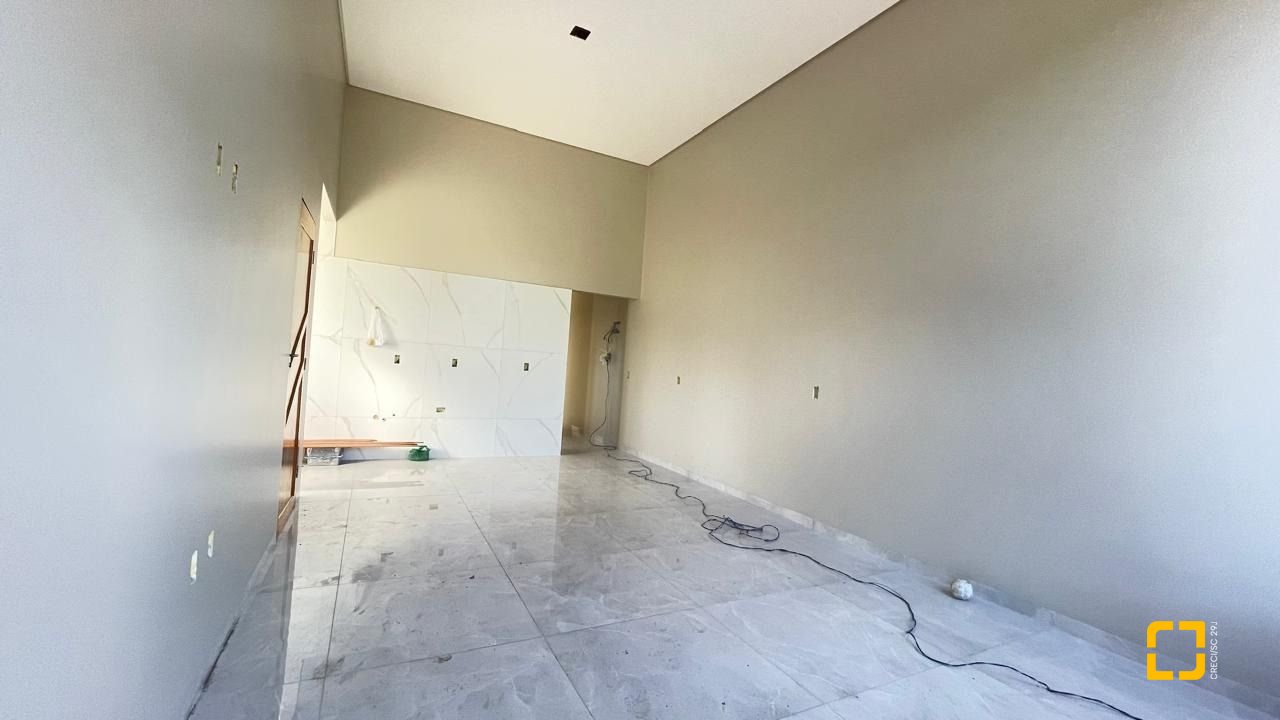 Casa com 190m², 3 quartos (sendo 1 suíte), 2 garagens, no bairro Rio Vermelho em Florianópolis