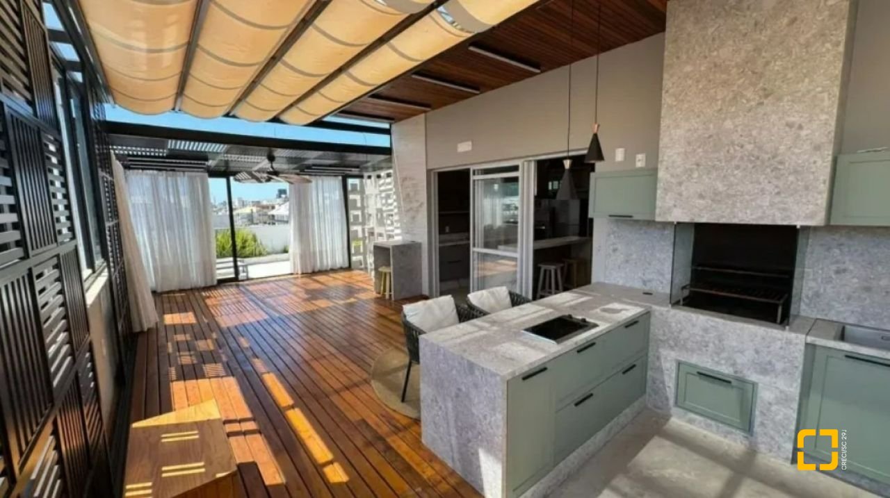 Cobertura com 210m², 3 quartos (sendo 3 suítes), 2 garagens, no bairro Ingleses em Florianópolis