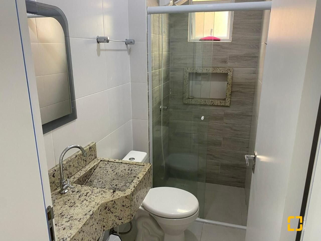 Apartamento com 79m², 2 quartos (sendo 1 suíte), 1 garagem, no bairro Ingleses do Rio Vermelho em Florianópolis