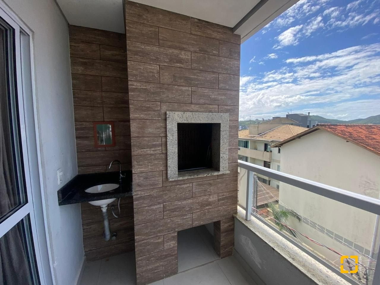 Apartamento com 79m², 2 quartos (sendo 1 suíte), 1 garagem, no bairro Ingleses do Rio Vermelho em Florianópolis