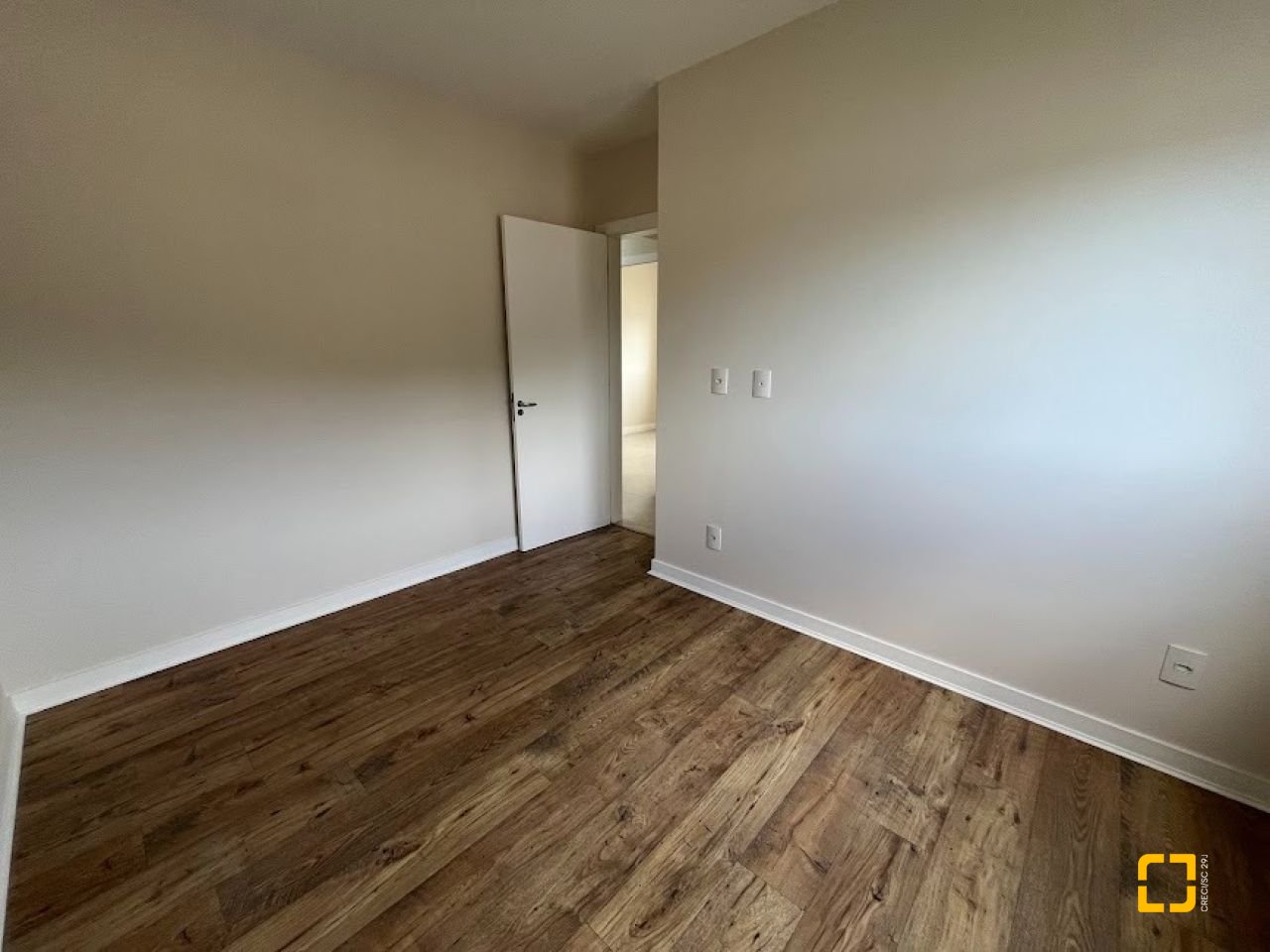 Apartamento com 88m², 3 quartos (sendo 1 suíte), 2 garagens, no bairro Pantanal em Florianópolis