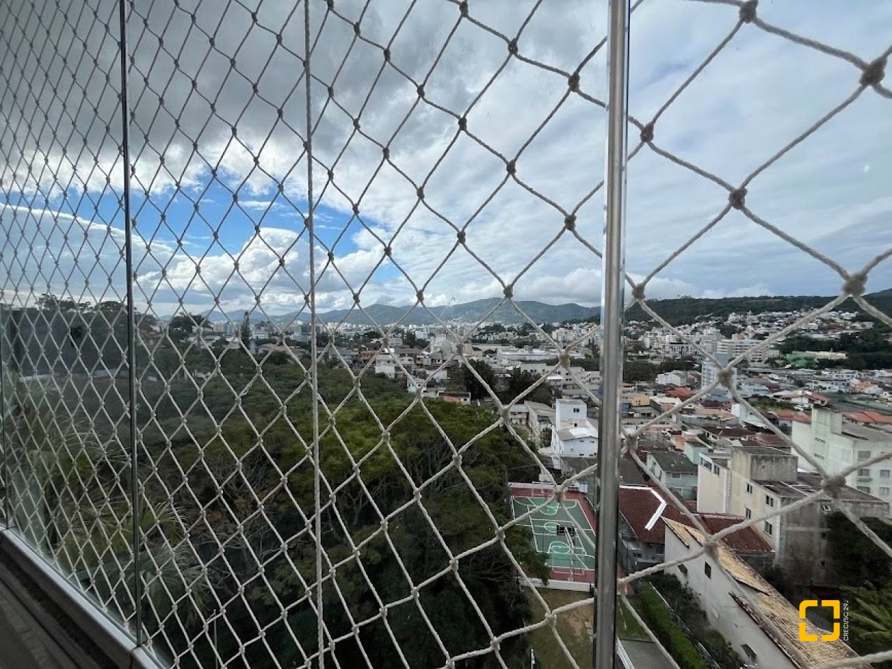 Apartamento com 88m², 3 quartos (sendo 1 suíte), 2 garagens, no bairro Pantanal em Florianópolis