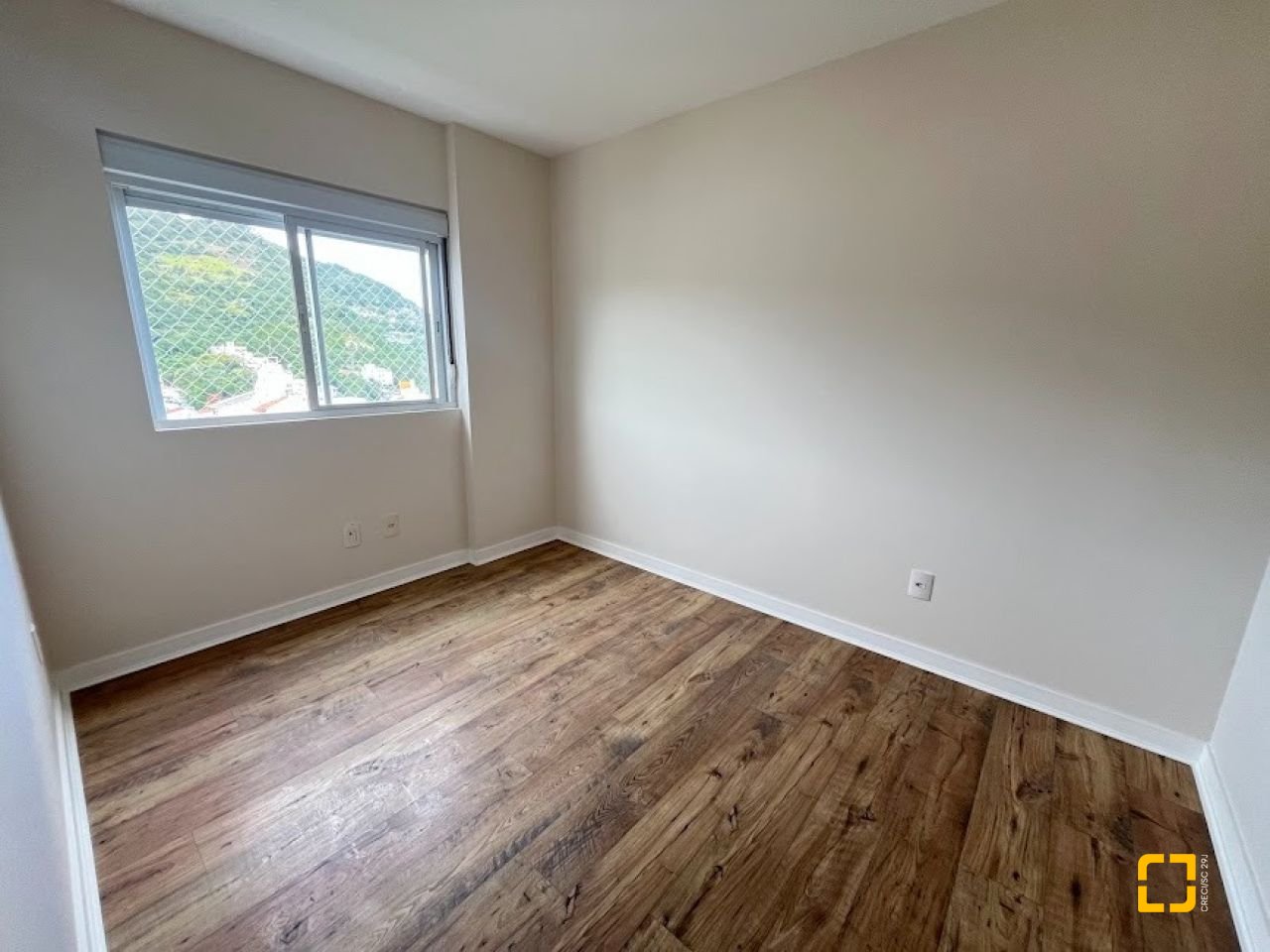 Apartamento com 88m², 3 quartos (sendo 1 suíte), 2 garagens, no bairro Pantanal em Florianópolis