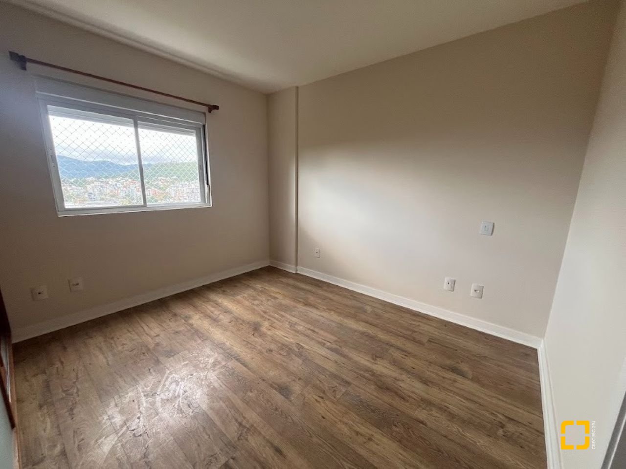 Apartamento com 88m², 3 quartos (sendo 1 suíte), 2 garagens, no bairro Pantanal em Florianópolis