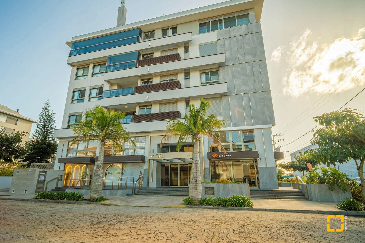 Apartamento com 115m², 3 quartos (sendo 3 suítes), 2 garagens, no bairro Jurerê em Florianópolis