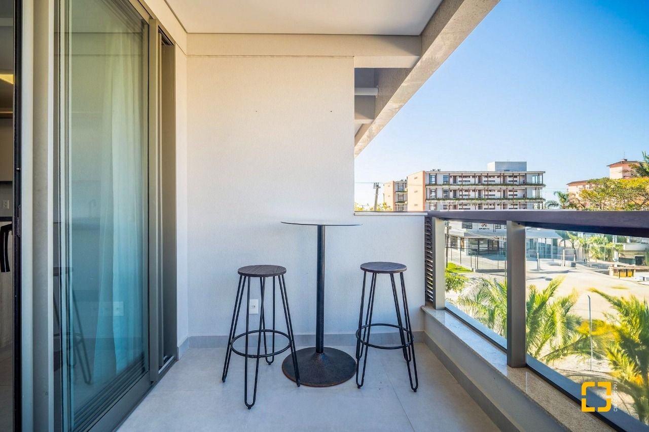 Apartamento com 115m², 3 quartos (sendo 3 suítes), 2 garagens, no bairro Jurerê em Florianópolis