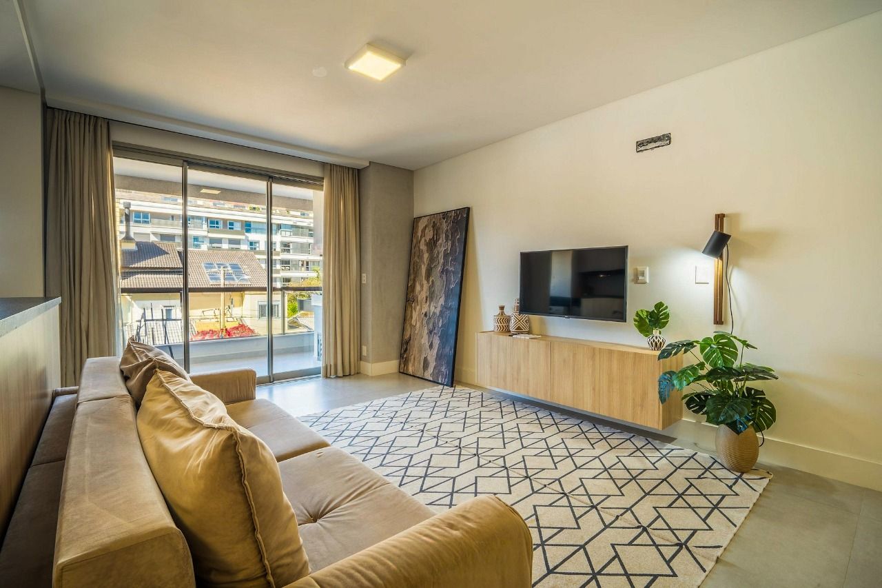 Apartamento com 115m², 3 quartos (sendo 3 suítes), 2 garagens, no bairro Jurerê em Florianópolis