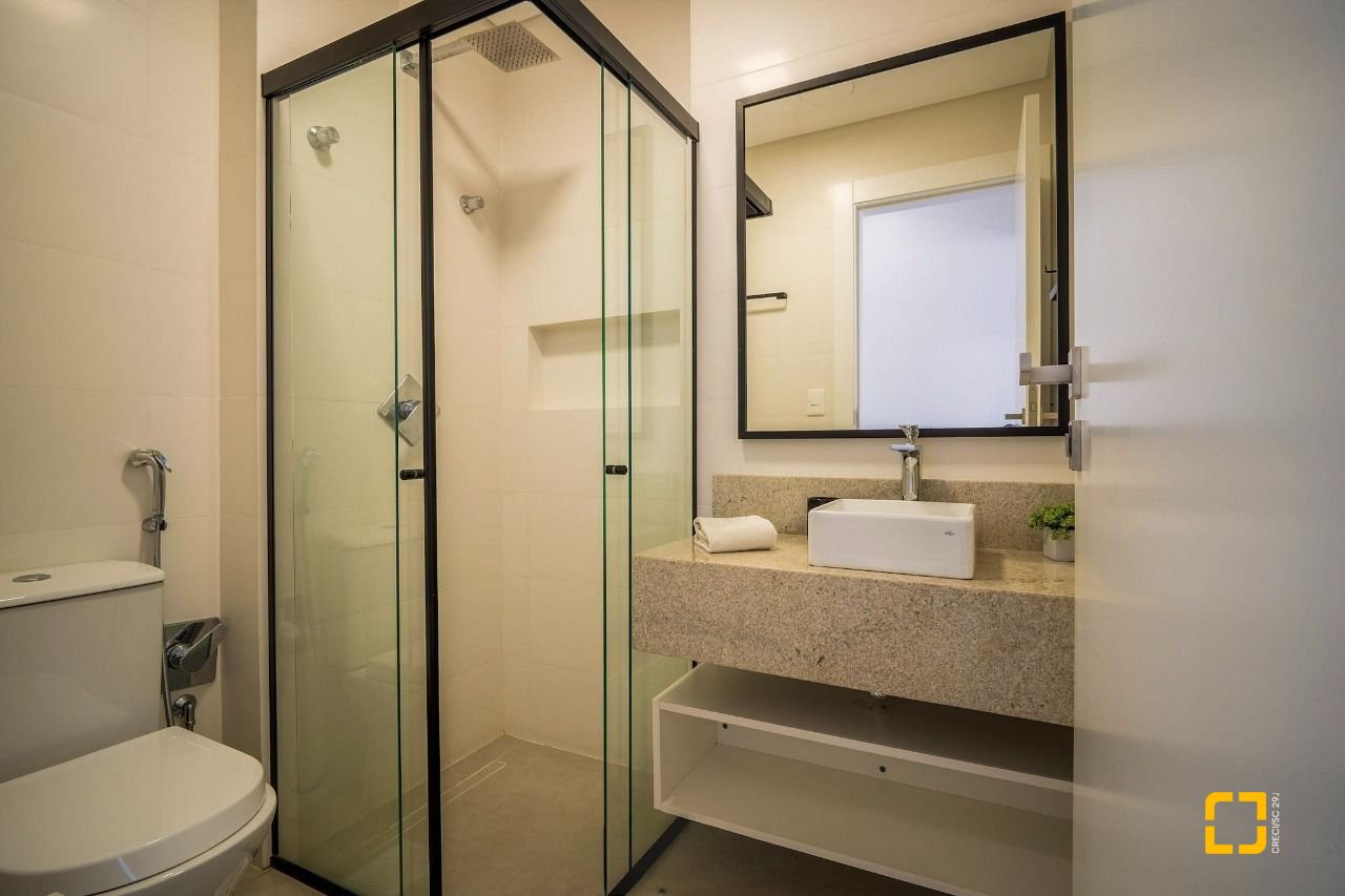Apartamento com 115m², 3 quartos (sendo 3 suítes), 2 garagens, no bairro Jurerê em Florianópolis