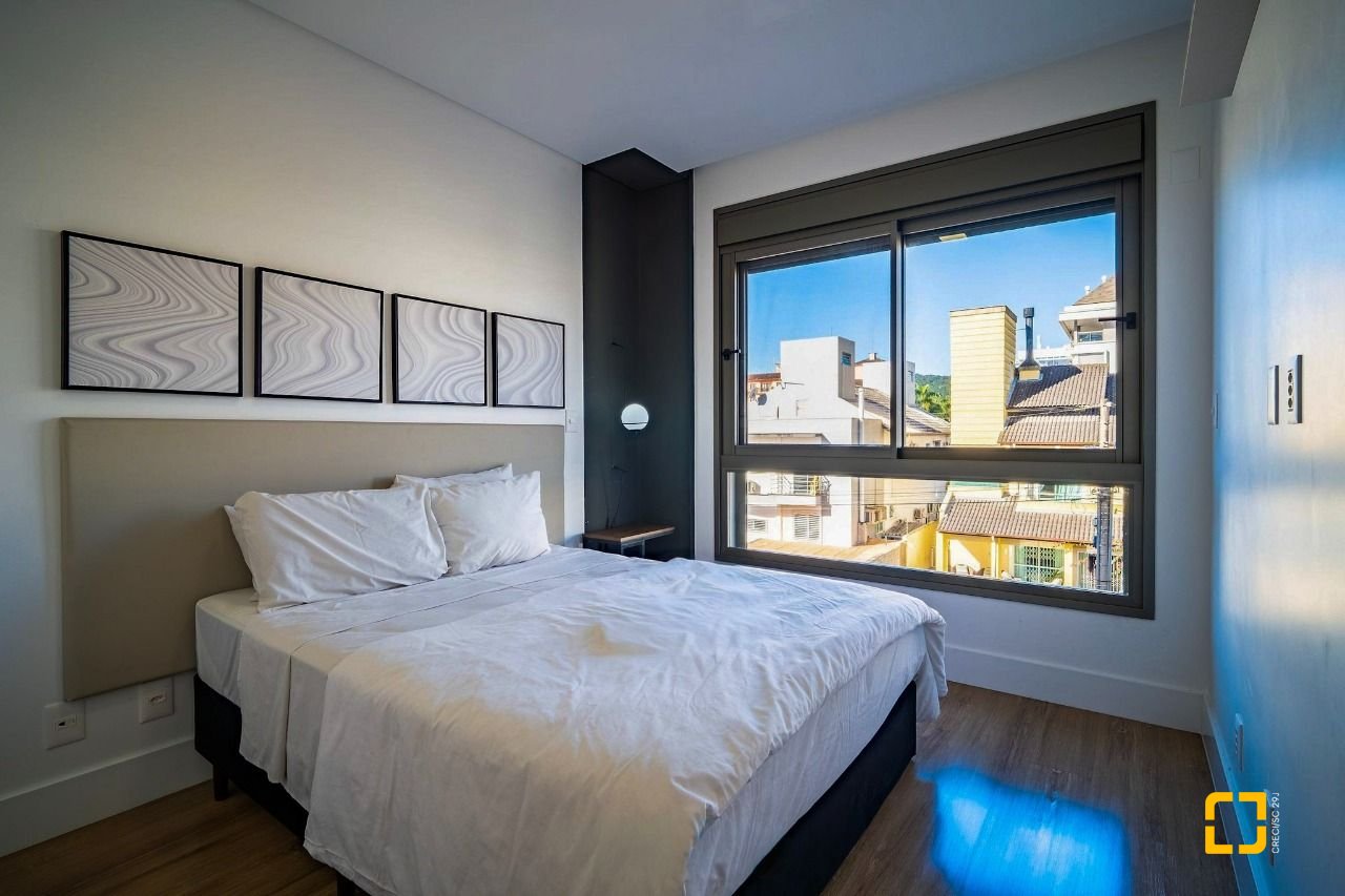 Apartamento com 115m², 3 quartos (sendo 3 suítes), 2 garagens, no bairro Jurerê em Florianópolis