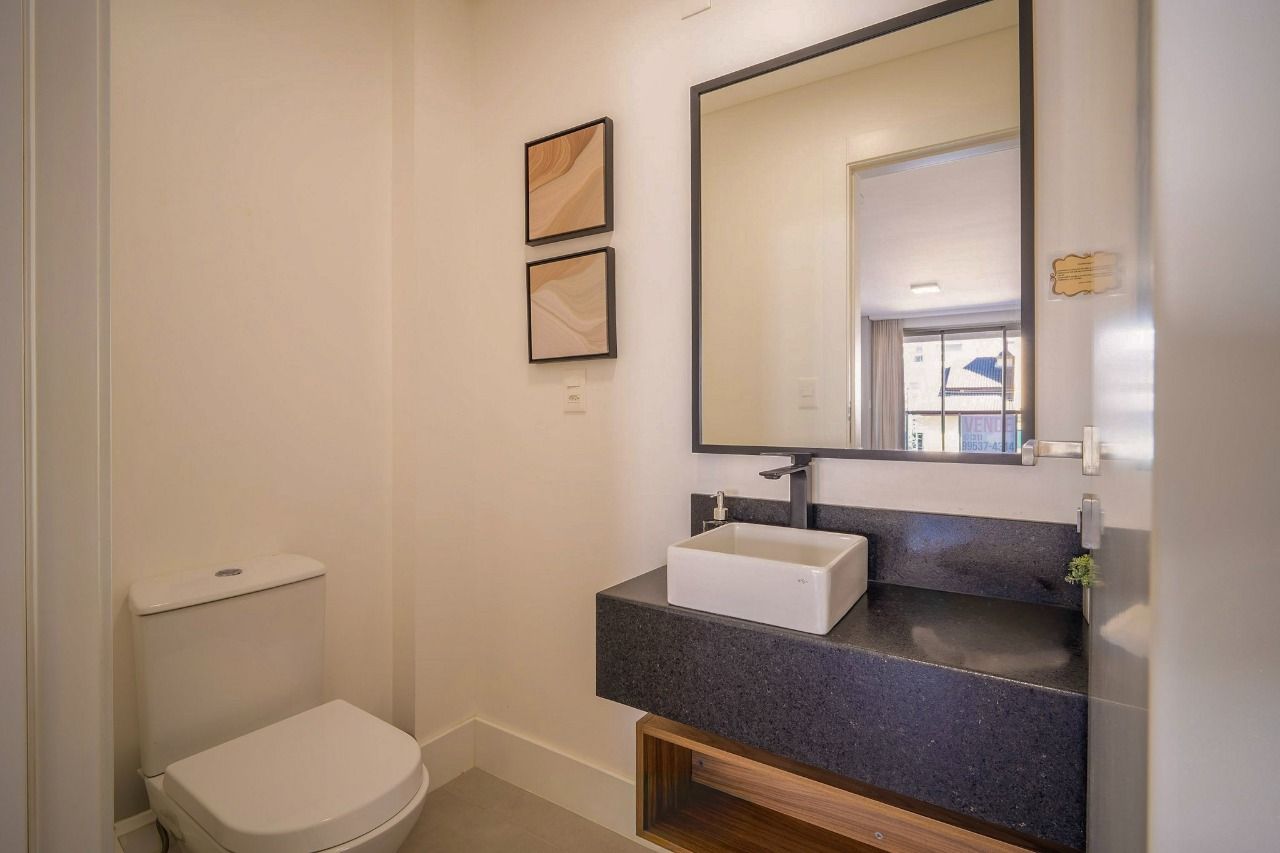 Apartamento com 115m², 3 quartos (sendo 3 suítes), 2 garagens, no bairro Jurerê em Florianópolis