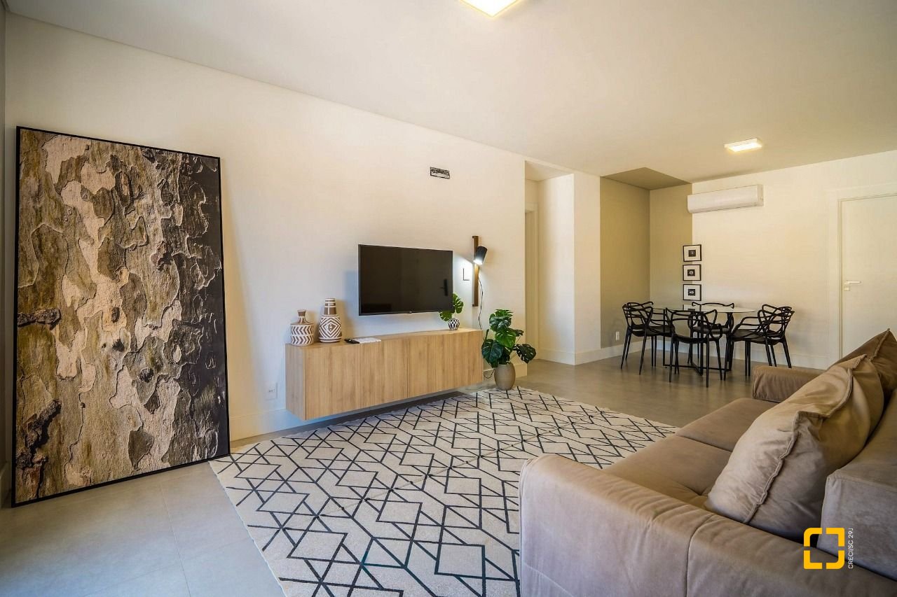 Apartamento com 115m², 3 quartos (sendo 3 suítes), 2 garagens, no bairro Jurerê em Florianópolis