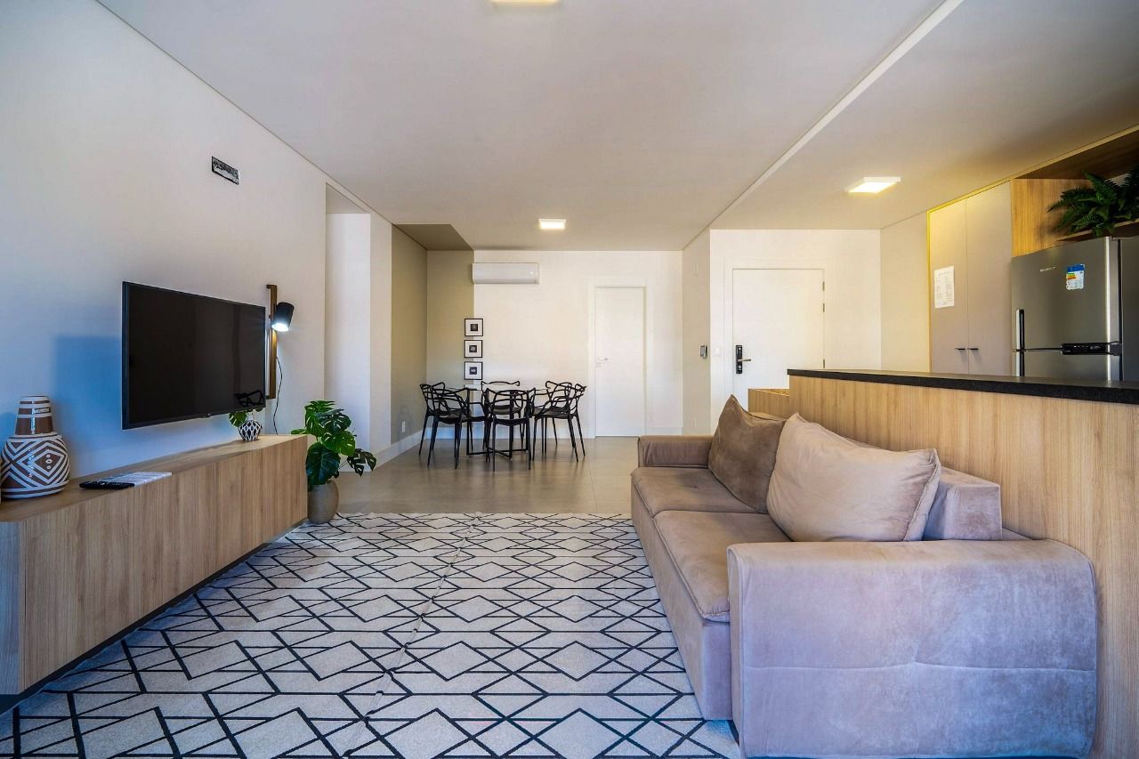 Apartamento com 115m², 3 quartos (sendo 3 suítes), 2 garagens, no bairro Jurerê em Florianópolis