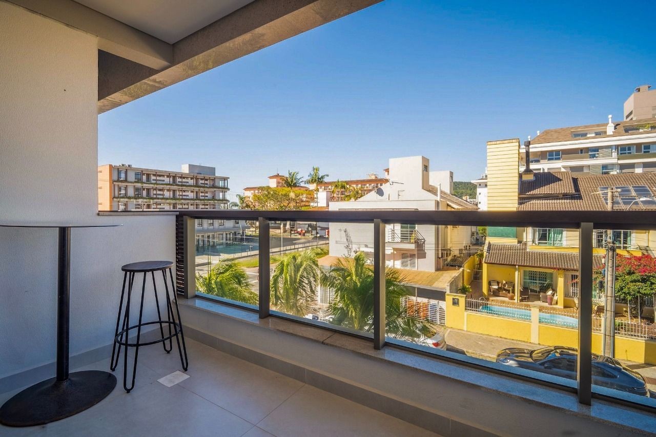 Apartamento com 115m², 3 quartos (sendo 3 suítes), 2 garagens, no bairro Jurerê em Florianópolis