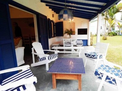 Casa de Condomínio com 160m², 3 quartos (sendo 1 suíte), 2 garagens, no bairro Ponta das Canas em Florianópolis