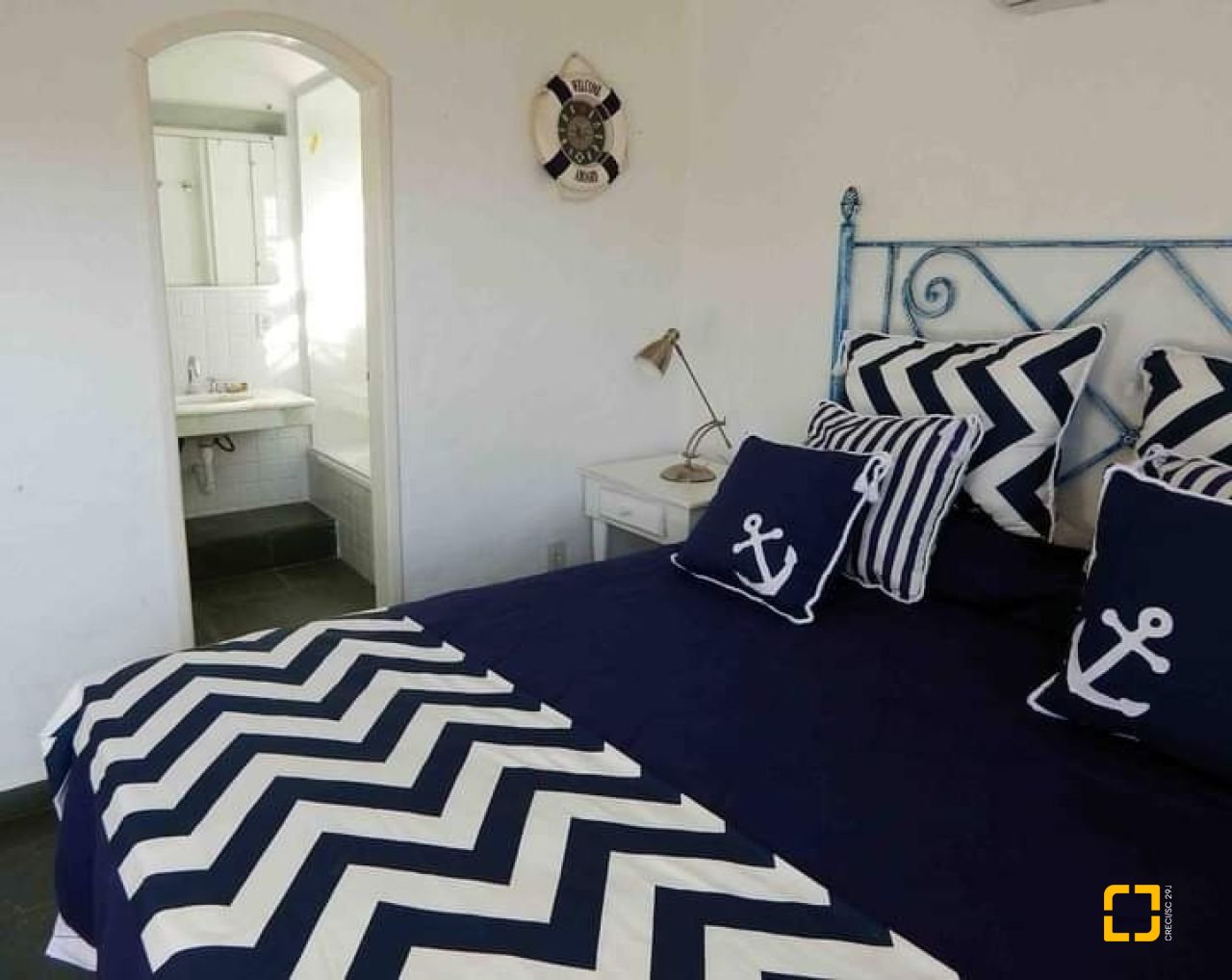 Casa de Condomínio com 160m², 3 quartos (sendo 1 suíte), 2 garagens, no bairro Ponta das Canas em Florianópolis