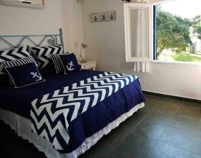 Casa de Condomínio com 160m², 3 quartos (sendo 1 suíte), 2 garagens, no bairro Ponta das Canas em Florianópolis