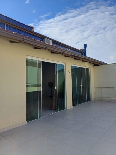 Cobertura com 126m², 3 quartos (sendo 1 suíte), 1 garagem, no bairro Cachoeira do Bom Jesus em Florianópolis