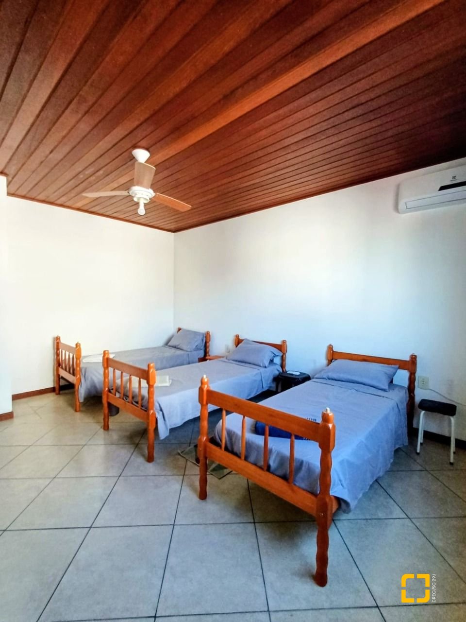 Cobertura com 126m², 3 quartos (sendo 1 suíte), 1 garagem, no bairro Cachoeira do Bom Jesus em Florianópolis