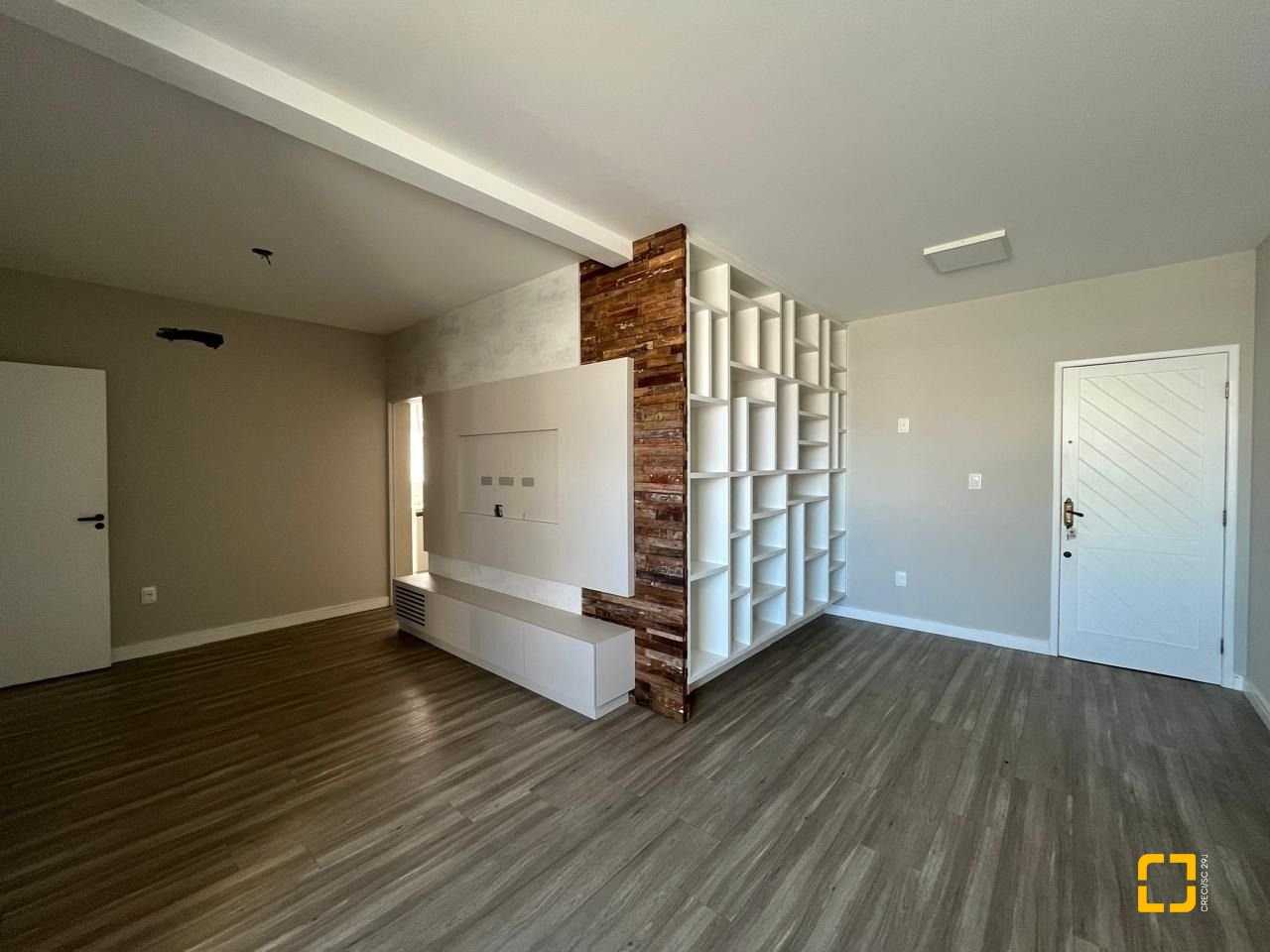 Apartamento com 80m², 2 quartos (sendo 1 suíte), 1 garagem, no bairro Canto em Florianópolis