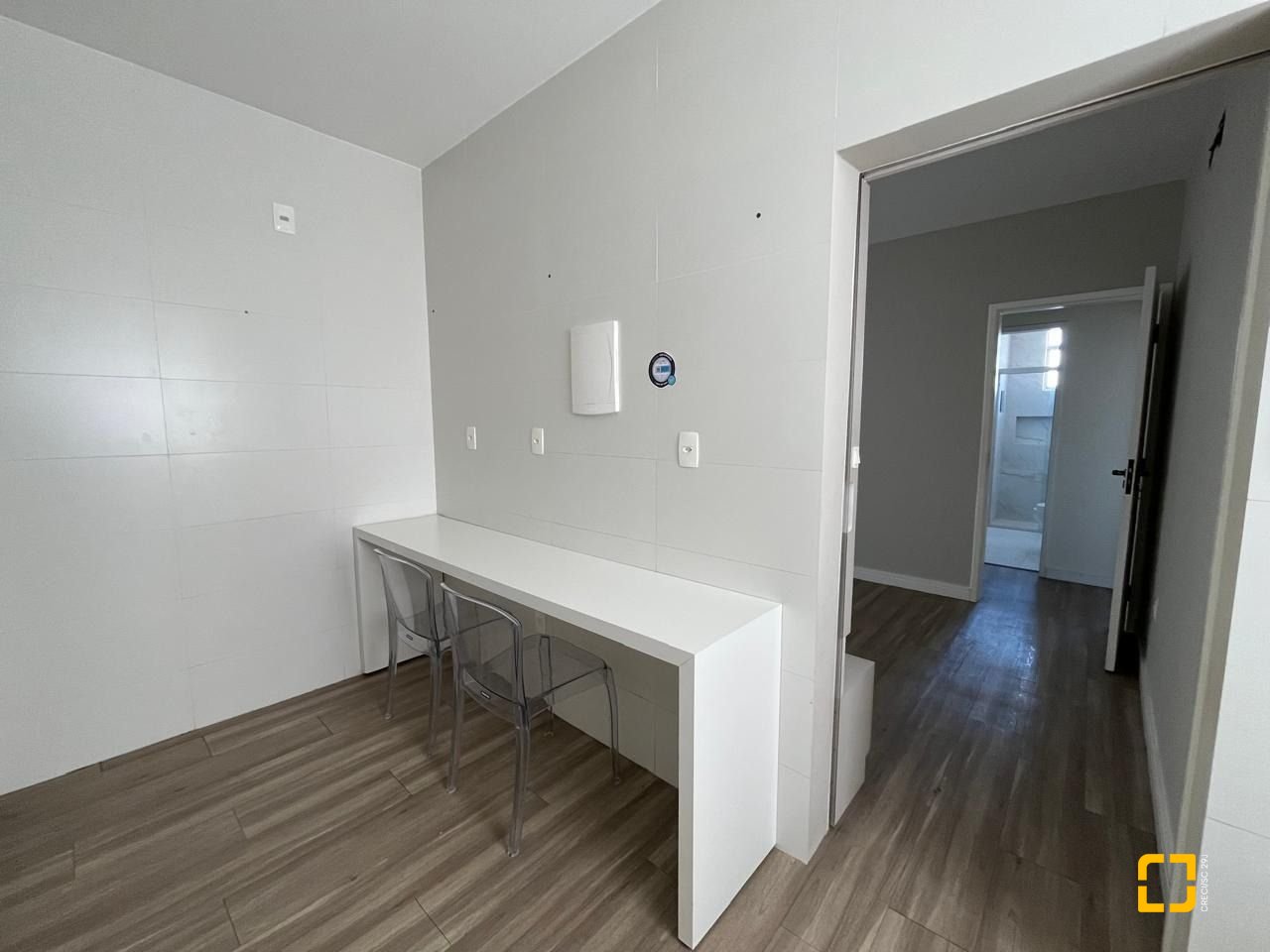 Apartamento com 80m², 2 quartos (sendo 1 suíte), 1 garagem, no bairro Canto em Florianópolis