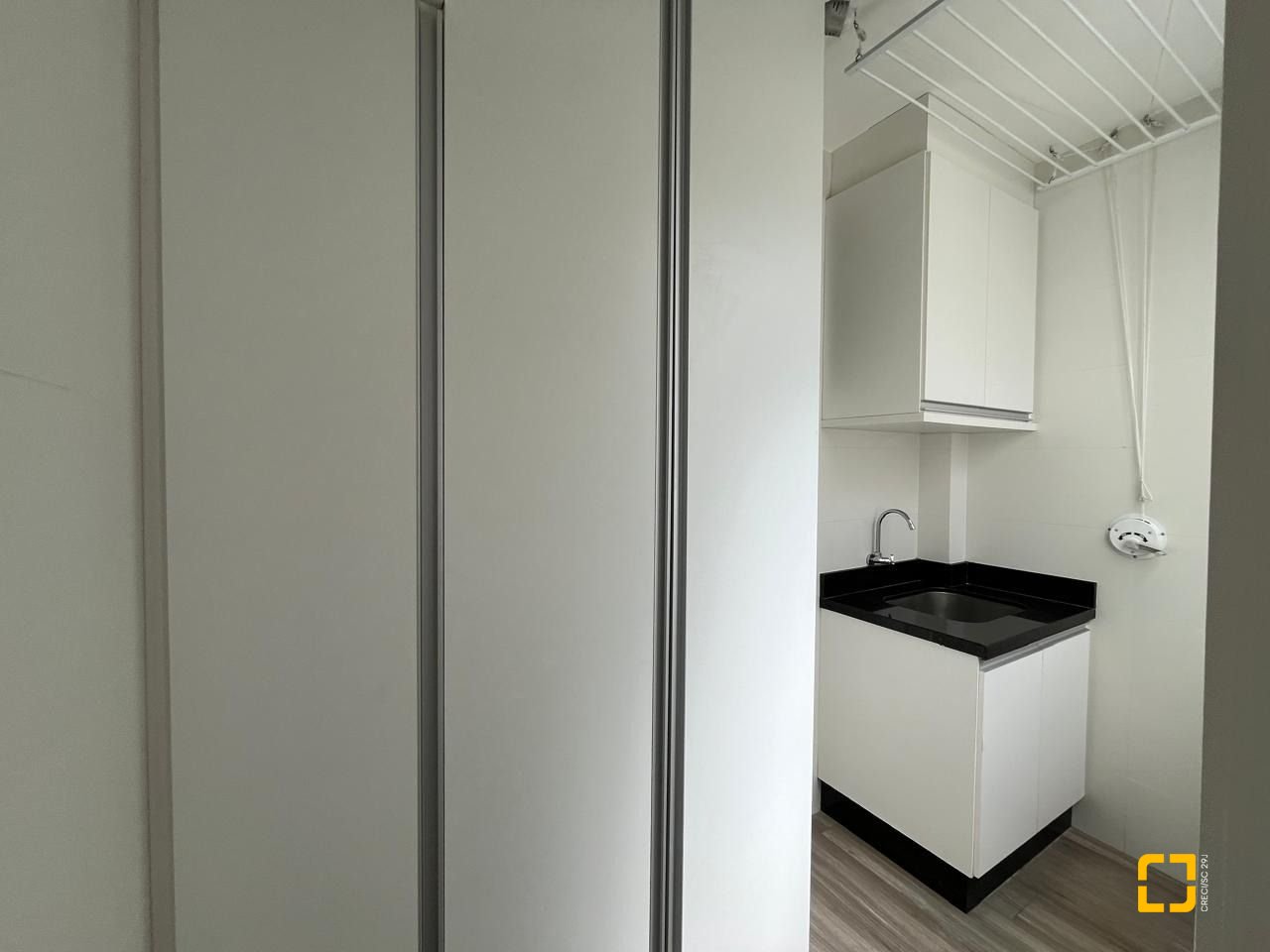 Apartamento com 80m², 2 quartos (sendo 1 suíte), 1 garagem, no bairro Canto em Florianópolis