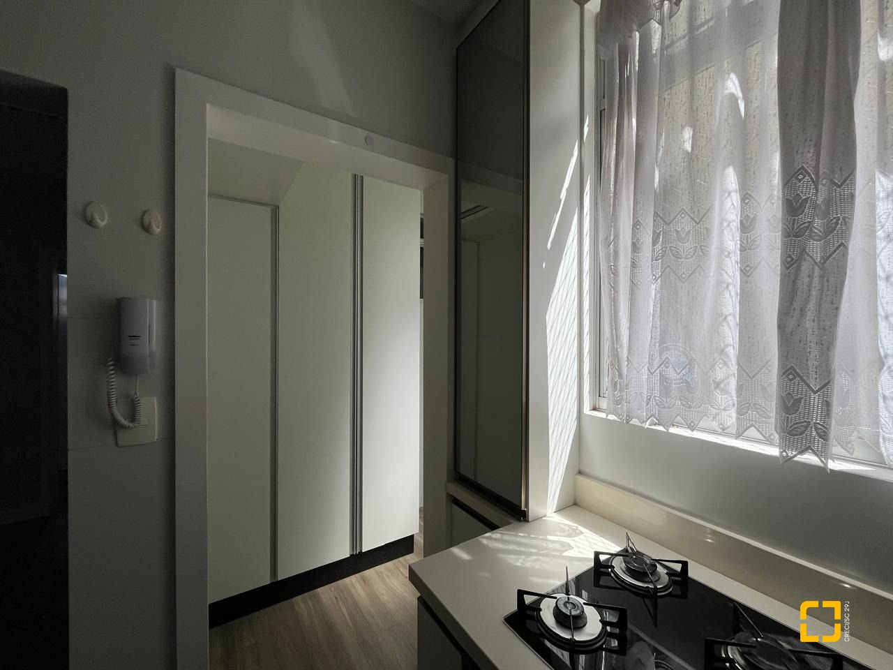 Apartamento com 80m², 2 quartos (sendo 1 suíte), 1 garagem, no bairro Canto em Florianópolis
