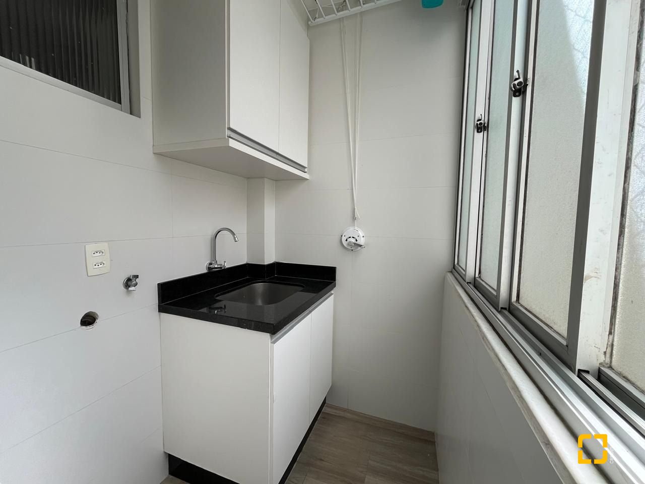 Apartamento com 80m², 2 quartos (sendo 1 suíte), 1 garagem, no bairro Canto em Florianópolis