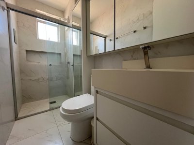 Apartamento com 80m², 2 quartos (sendo 1 suíte), 1 garagem, no bairro Canto em Florianópolis
