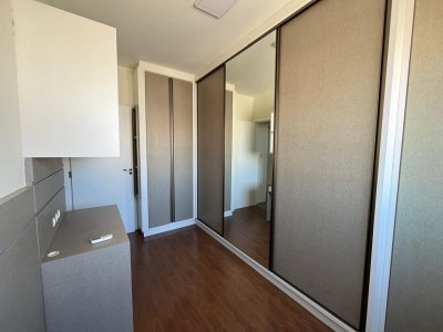 Apartamento com 80m², 2 quartos (sendo 1 suíte), 1 garagem, no bairro Canto em Florianópolis