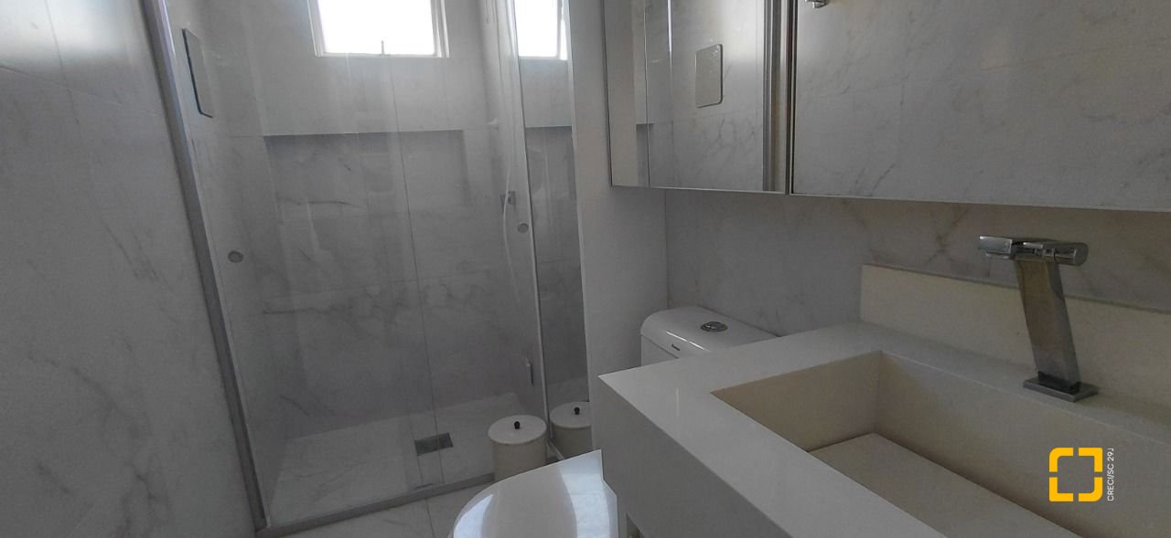 Apartamento com 80m², 2 quartos (sendo 1 suíte), 1 garagem, no bairro Canto em Florianópolis