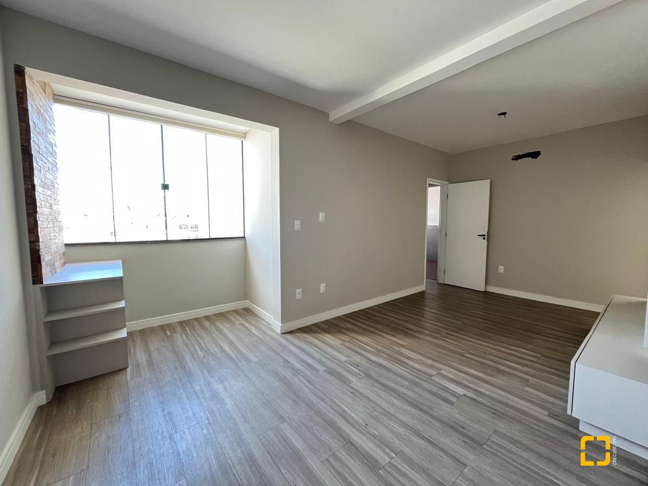 Apartamento com 80m², 2 quartos (sendo 1 suíte), 1 garagem, no bairro Canto em Florianópolis