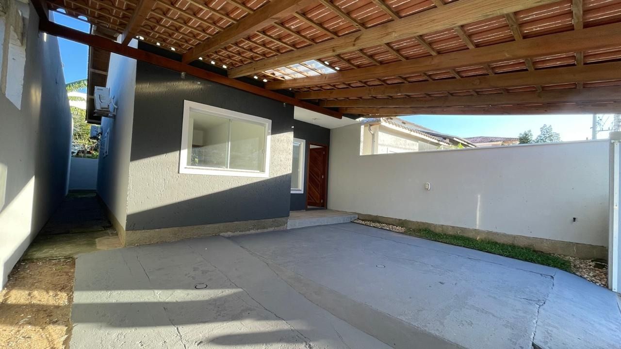 Casa com 66m², 2 quartos (sendo 1 suíte), 2 garagens, no bairro Rio Vermelho em Florianópolis