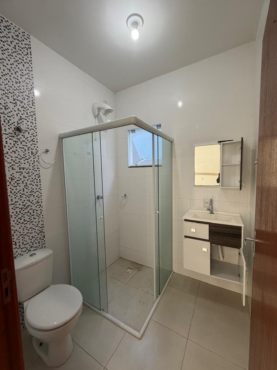 Casa com 66m², 2 quartos (sendo 1 suíte), 2 garagens, no bairro Rio Vermelho em Florianópolis