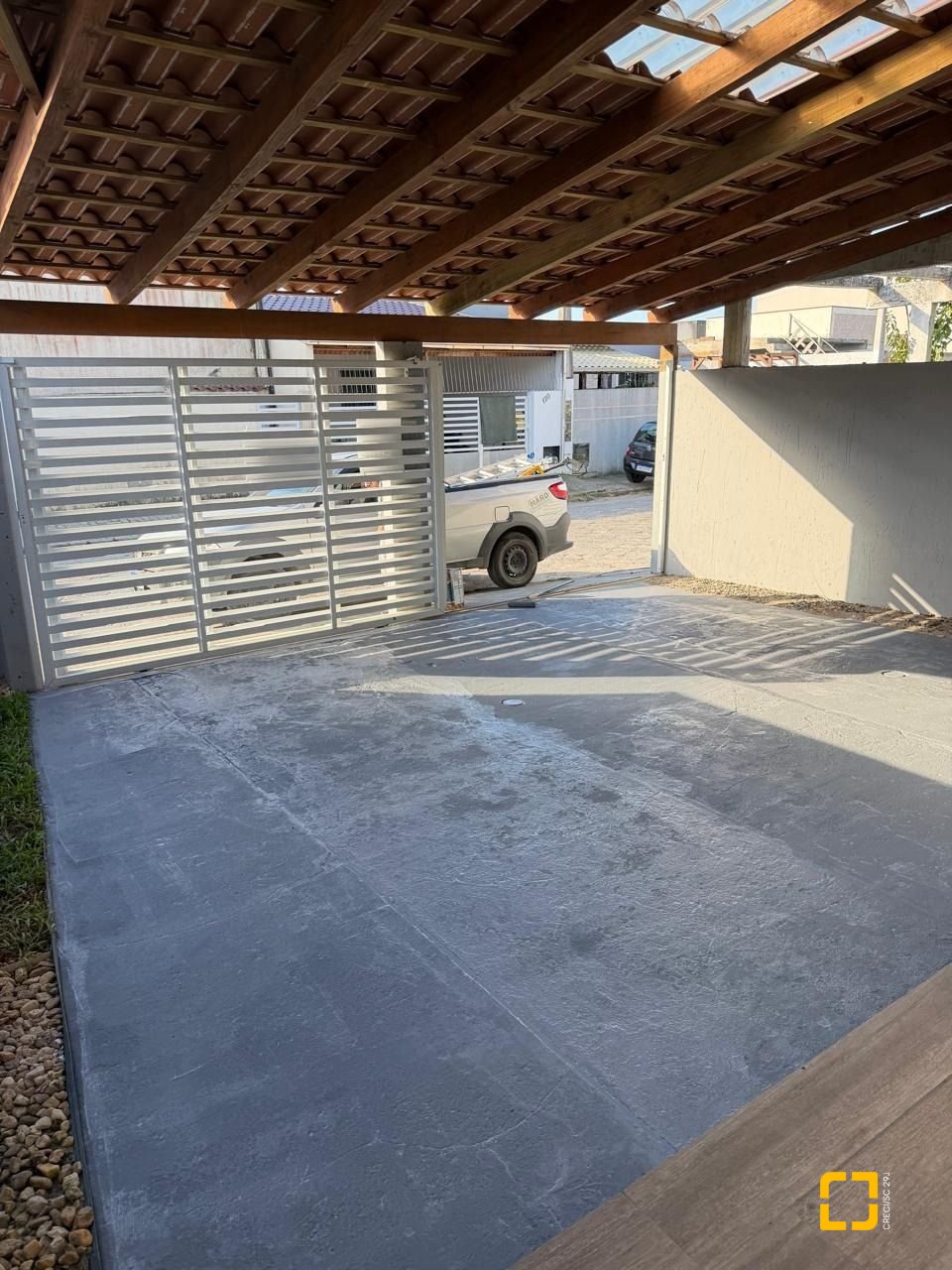 Casa com 66m², 2 quartos (sendo 1 suíte), 2 garagens, no bairro Rio Vermelho em Florianópolis
