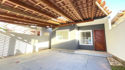 Casa com 66m², 2 quartos (sendo 1 suíte), 2 garagens, no bairro Rio Vermelho em Florianópolis