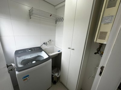 Apartamento com 71m², 2 quartos (sendo 2 suítes), 1 garagem, no bairro Cachoeira do Bom Jesus em Florianópolis