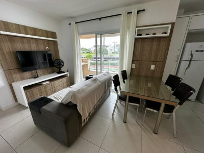 Apartamento com 71m², 2 quartos (sendo 2 suítes), 1 garagem, no bairro Cachoeira do Bom Jesus em Florianópolis