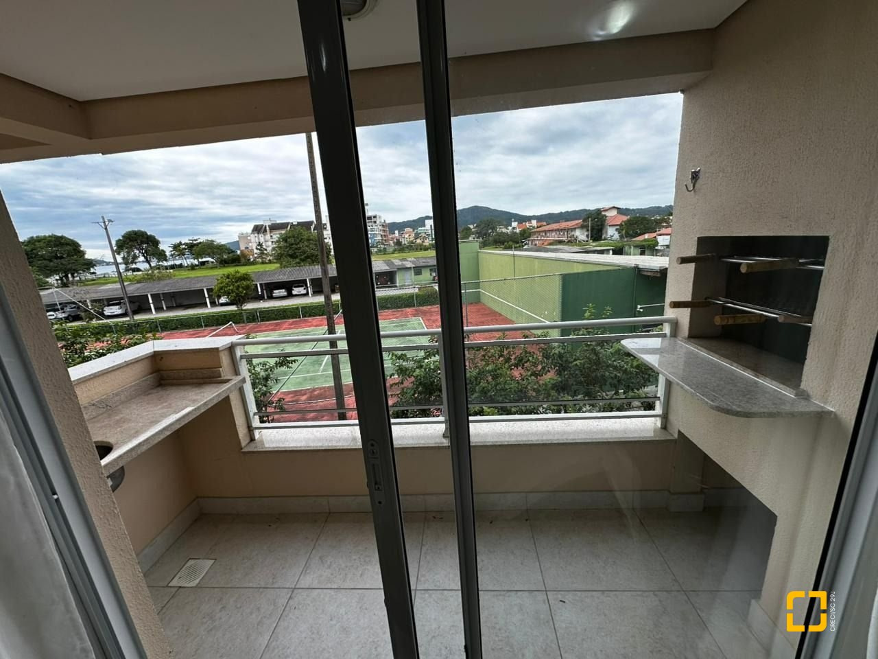 Apartamento com 71m², 2 quartos (sendo 2 suítes), 1 garagem, no bairro Cachoeira do Bom Jesus em Florianópolis