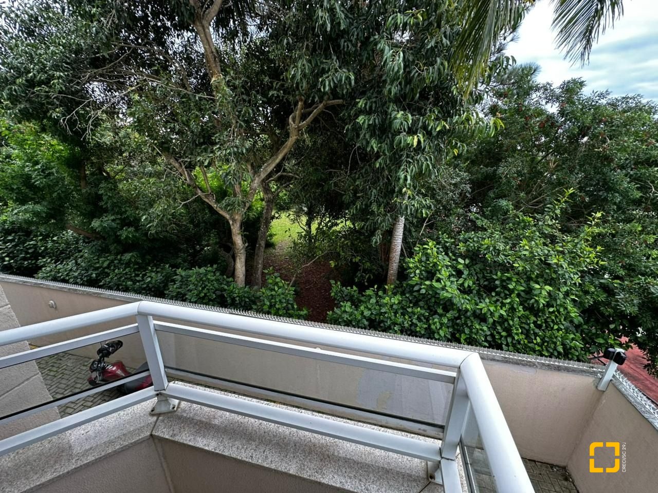 Apartamento com 71m², 2 quartos (sendo 2 suítes), 1 garagem, no bairro Cachoeira do Bom Jesus em Florianópolis