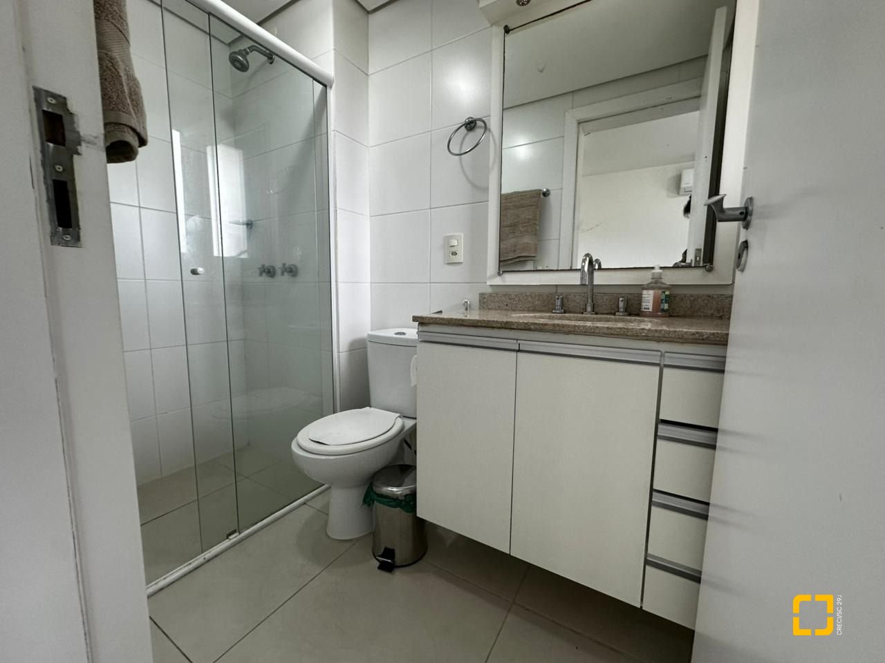 Apartamento com 71m², 2 quartos (sendo 2 suítes), 1 garagem, no bairro Cachoeira do Bom Jesus em Florianópolis