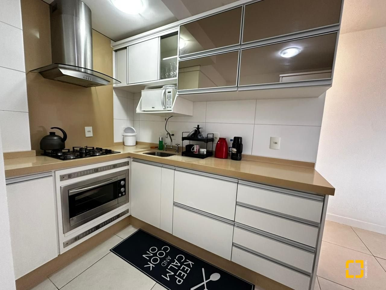 Apartamento com 71m², 2 quartos (sendo 2 suítes), 1 garagem, no bairro Cachoeira do Bom Jesus em Florianópolis