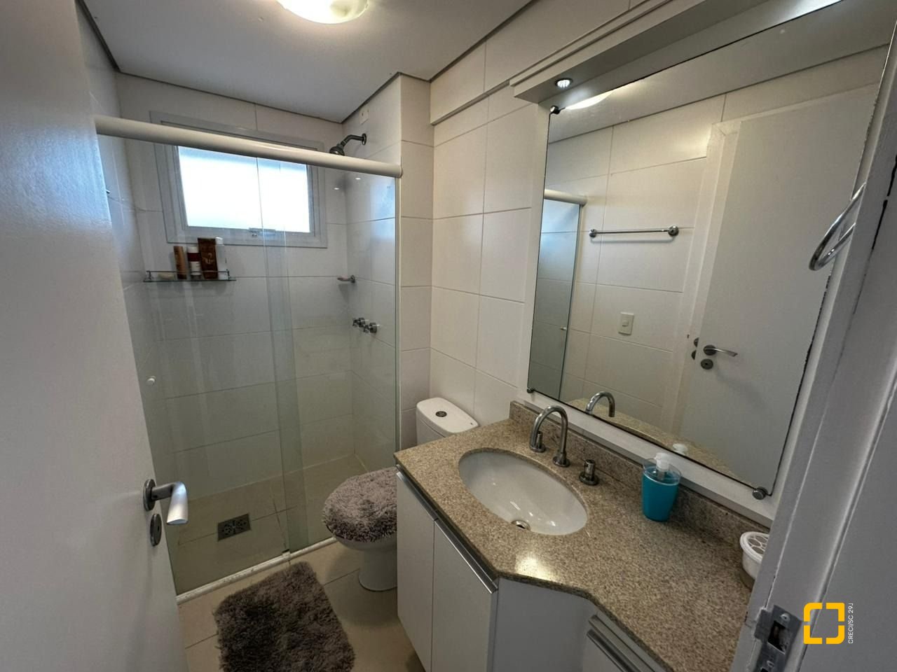 Apartamento com 71m², 2 quartos (sendo 2 suítes), 1 garagem, no bairro Cachoeira do Bom Jesus em Florianópolis