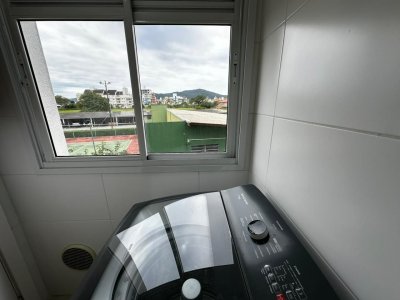 Apartamento com 71m², 2 quartos (sendo 2 suítes), 1 garagem, no bairro Cachoeira do Bom Jesus em Florianópolis