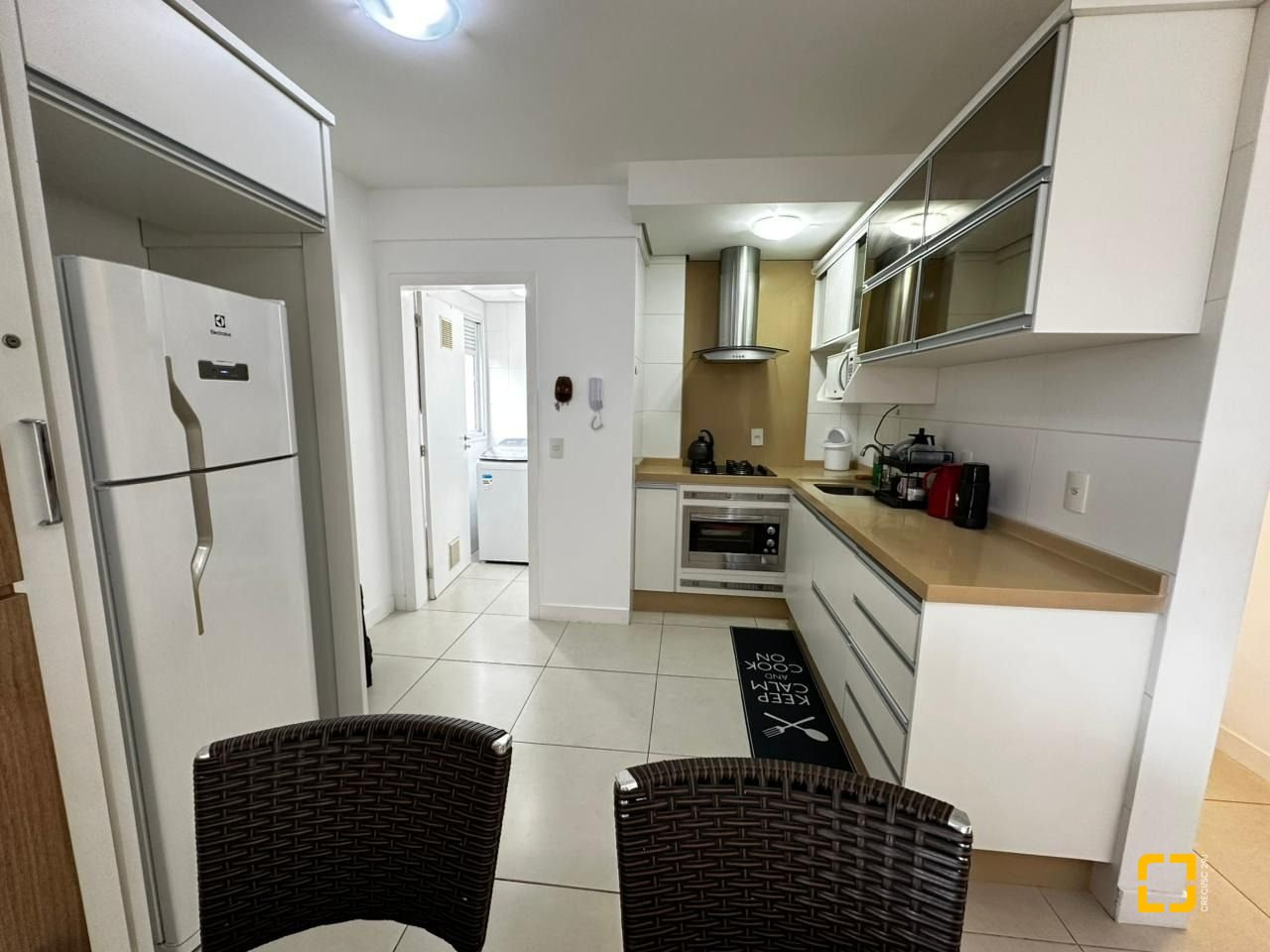 Apartamento com 71m², 2 quartos (sendo 2 suítes), 1 garagem, no bairro Cachoeira do Bom Jesus em Florianópolis